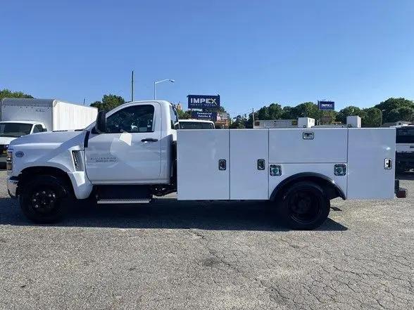 2024 Chevrolet Silverado 6500HD 1WT