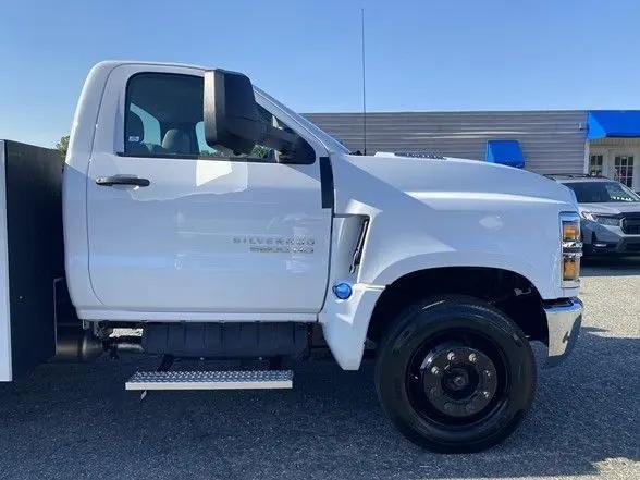 2024 Chevrolet Silverado 6500HD 1WT