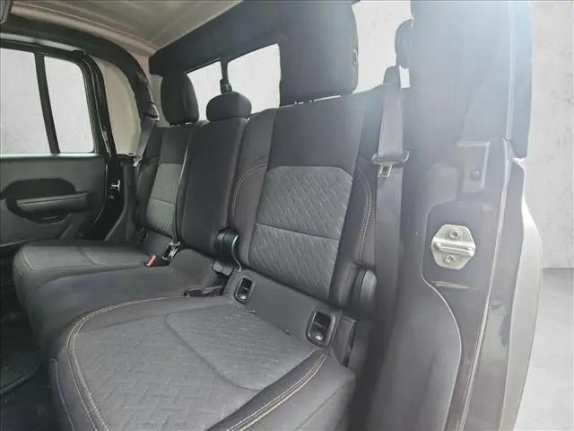 2024 Jeep Gladiator Sport