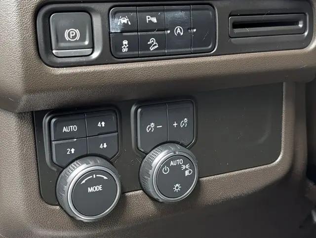 2023 Chevrolet Suburban 4WD Z71