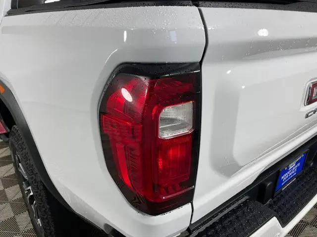 2024 GMC Canyon 4WD AT4