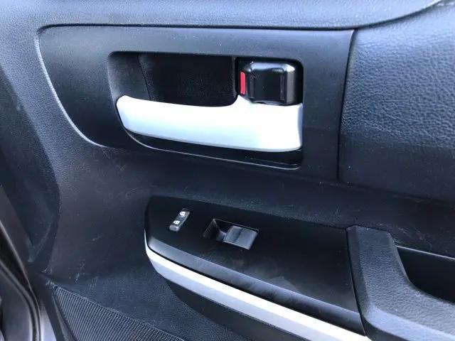 2018 Toyota Tundra SR5 5.7L V8
