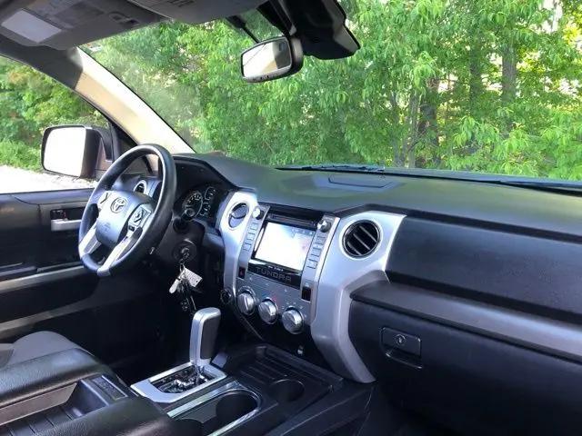 2018 Toyota Tundra SR5 5.7L V8