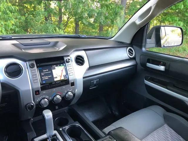 2018 Toyota Tundra SR5 5.7L V8