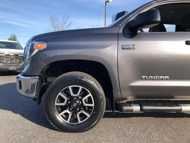 2018 Toyota Tundra SR5 5.7L V8