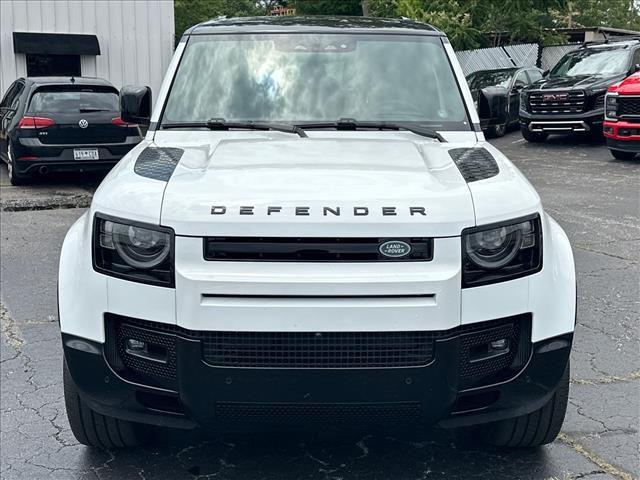 2025 Land Rover Defender 130 P400 X-Dynamic SE