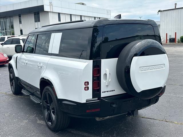 2025 Land Rover Defender 130 P400 X-Dynamic SE