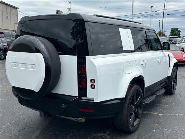 2025 Land Rover Defender 130 P400 X-Dynamic SE