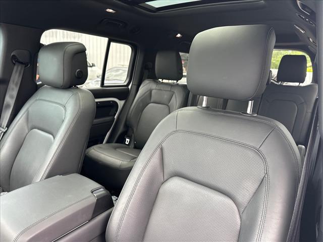 2025 Land Rover Defender 130 P400 X-Dynamic SE