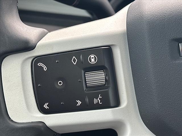 2025 Land Rover Defender 130 P400 X-Dynamic SE