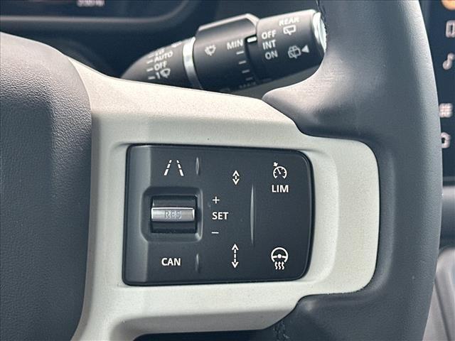 2025 Land Rover Defender 130 P400 X-Dynamic SE