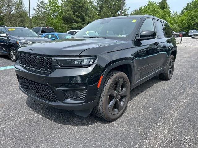 2023 Jeep Grand Cherokee Altitude 4x4 2023 Jeep Grand Cherokee Altitude 4x4