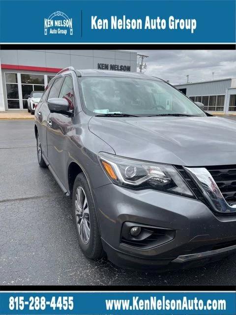 2017 Nissan Pathfinder SL for sale in Dixon, IL