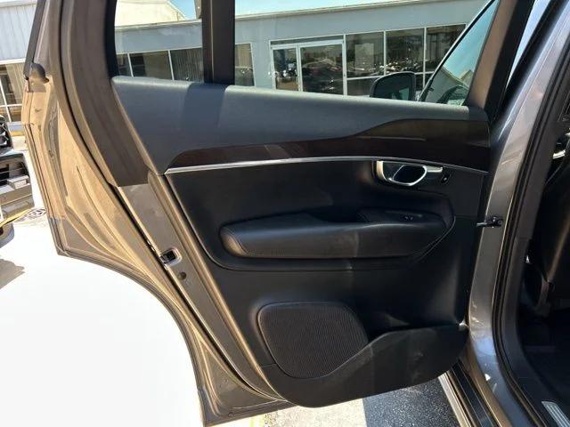 2019 Volvo XC90 T6 Momentum