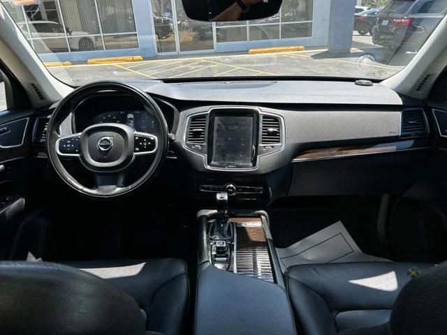 2019 Volvo XC90 T6 Momentum