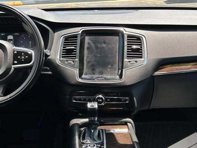 2019 Volvo XC90 T6 Momentum
