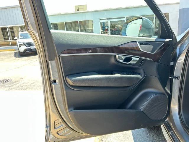 2019 Volvo XC90 T6 Momentum