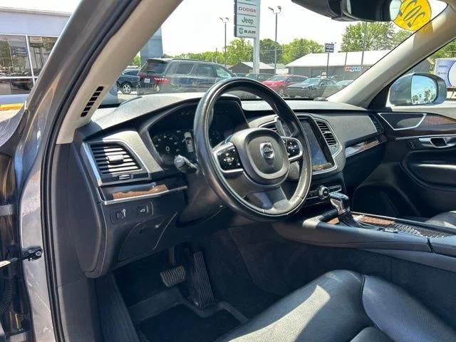 2019 Volvo XC90 T6 Momentum