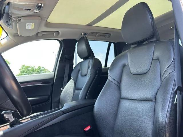 2019 Volvo XC90 T6 Momentum