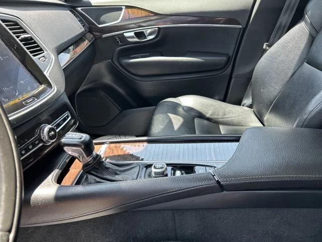 2019 Volvo XC90 T6 Momentum