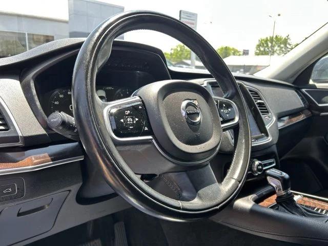 2019 Volvo XC90 T6 Momentum