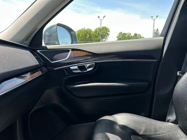 2019 Volvo XC90 T6 Momentum