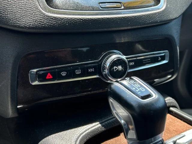 2019 Volvo XC90 T6 Momentum