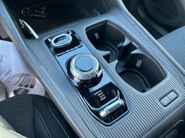 2026 Jeep Cherokee Laredo 4x4