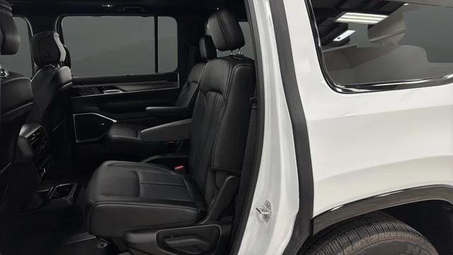2024 Jeep Wagoneer Series II Carbide 4x4