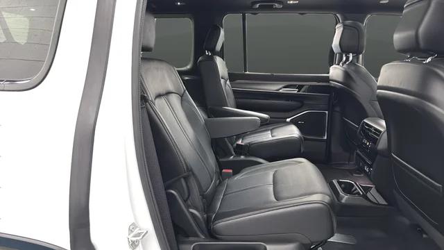 2024 Jeep Wagoneer Series II Carbide 4x4