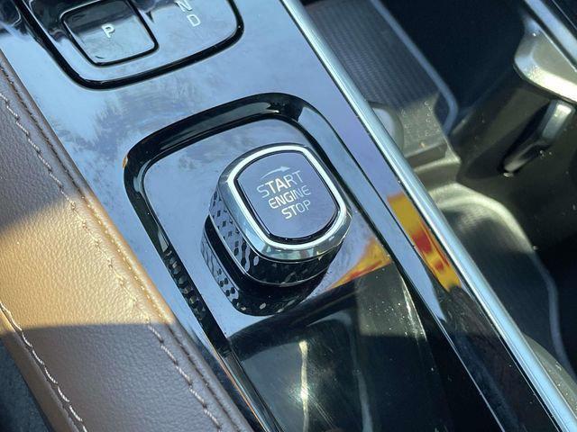 2024 Volvo XC90 Recharge T8 Ultimate Bright Theme 7-Seater