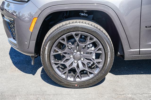 2026 Jeep Grand Cherokee L Summit 4x4