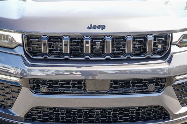 2026 Jeep Grand Cherokee L Summit 4x4