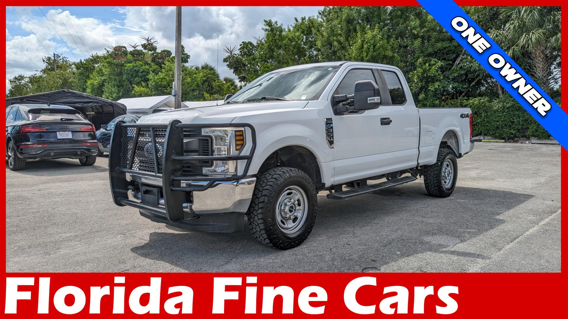 OXFORD WHITE 2018 Ford F-250 Super Duty Pickup Truck Four-Wheel Drive Automatic