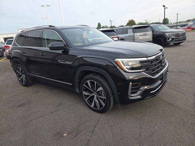 2024 Volkswagen Atlas 2.0T SEL Premium R-Line for sale in Des Moines, IA
