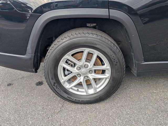 2023 Jeep Grand Cherokee L Laredo 4x4