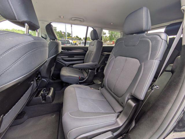 2023 Jeep Grand Cherokee L Laredo 4x4