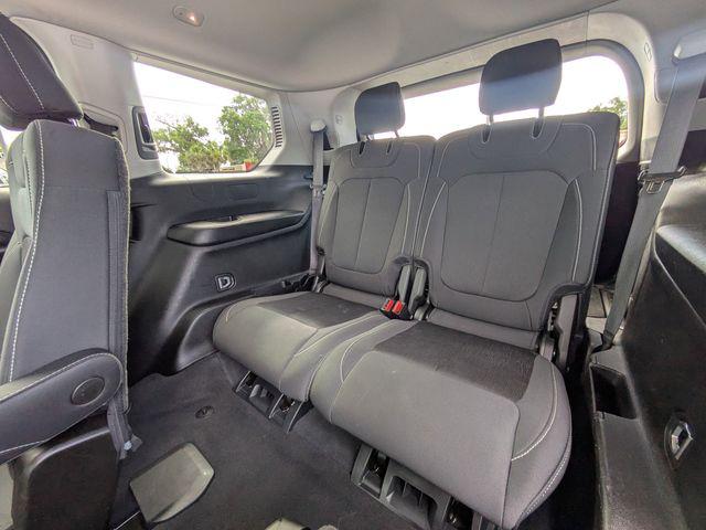 2023 Jeep Grand Cherokee L Laredo 4x4