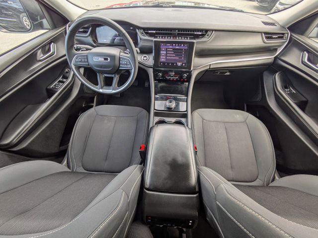 2023 Jeep Grand Cherokee L Laredo 4x4