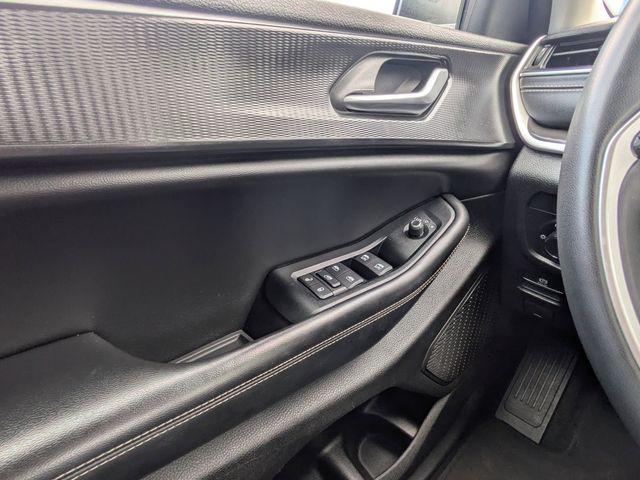 2023 Jeep Grand Cherokee L Laredo 4x4