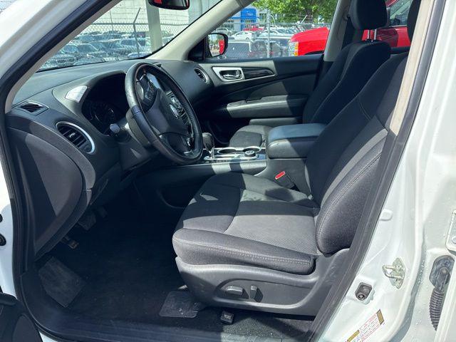 2019 Nissan Pathfinder SV