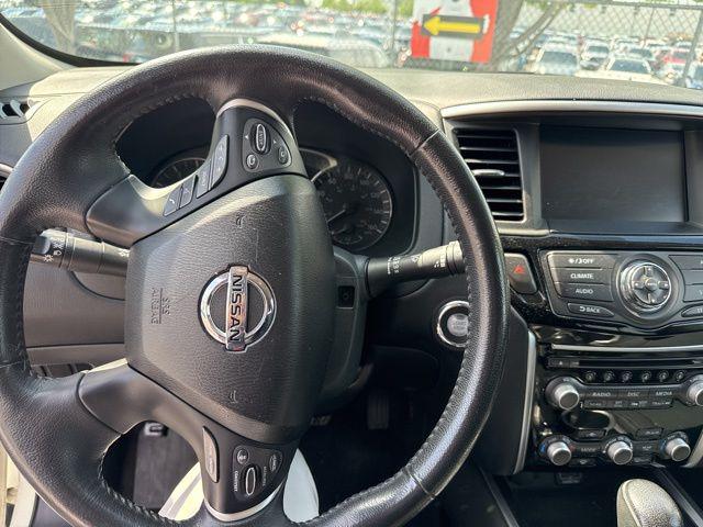 2019 Nissan Pathfinder SV
