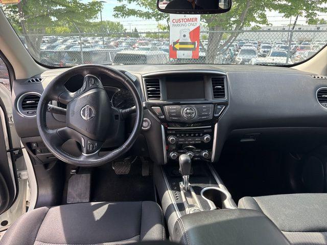 2019 Nissan Pathfinder SV