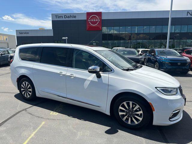 2023 Chrysler Pacifica Hybrid Limited for sale in Murray, UT
