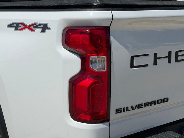 2021 Chevrolet Silverado 2500HD 4WD Crew Cab Standard Bed Custom