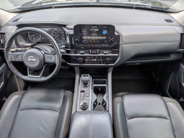 2023 Nissan Pathfinder SL 4WD