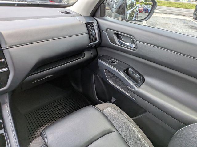 2023 Nissan Pathfinder SL 4WD