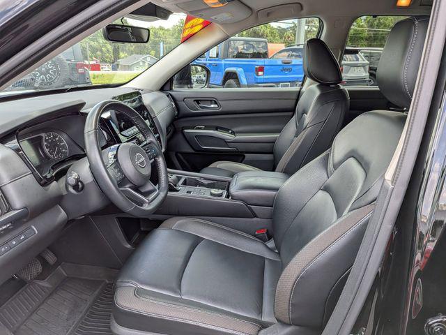 2023 Nissan Pathfinder SL 4WD