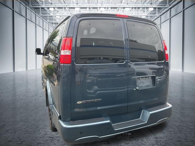 2021 Chevrolet Express Passenger RWD 2500 Regular Wheelbase LS
