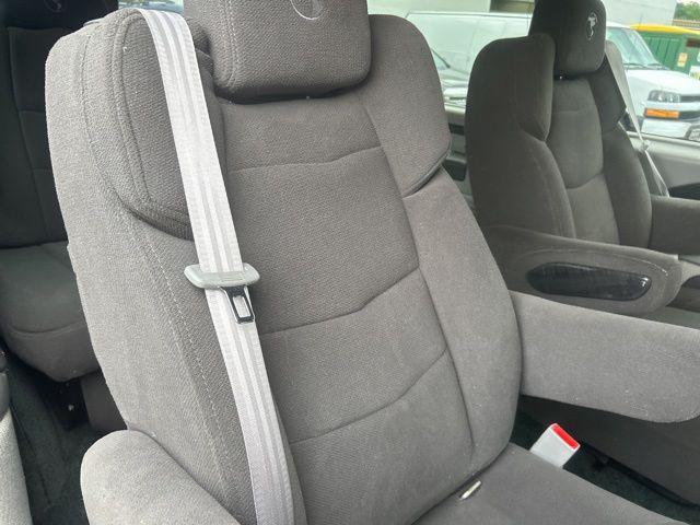 2021 Chevrolet Express Passenger RWD 2500 Regular Wheelbase LS